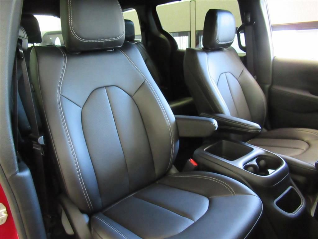 New 2026 Chrysler Pacifica Select image 8