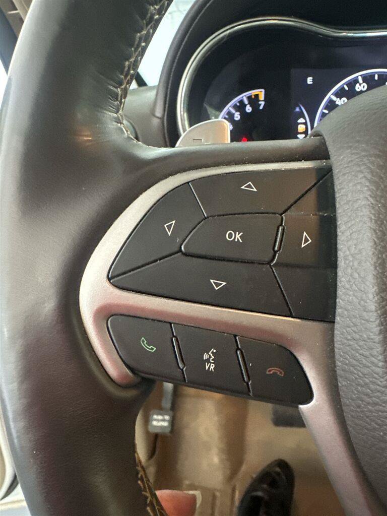 Used 2020 Jeep Grand Cherokee Overland AWD/4WD image 14