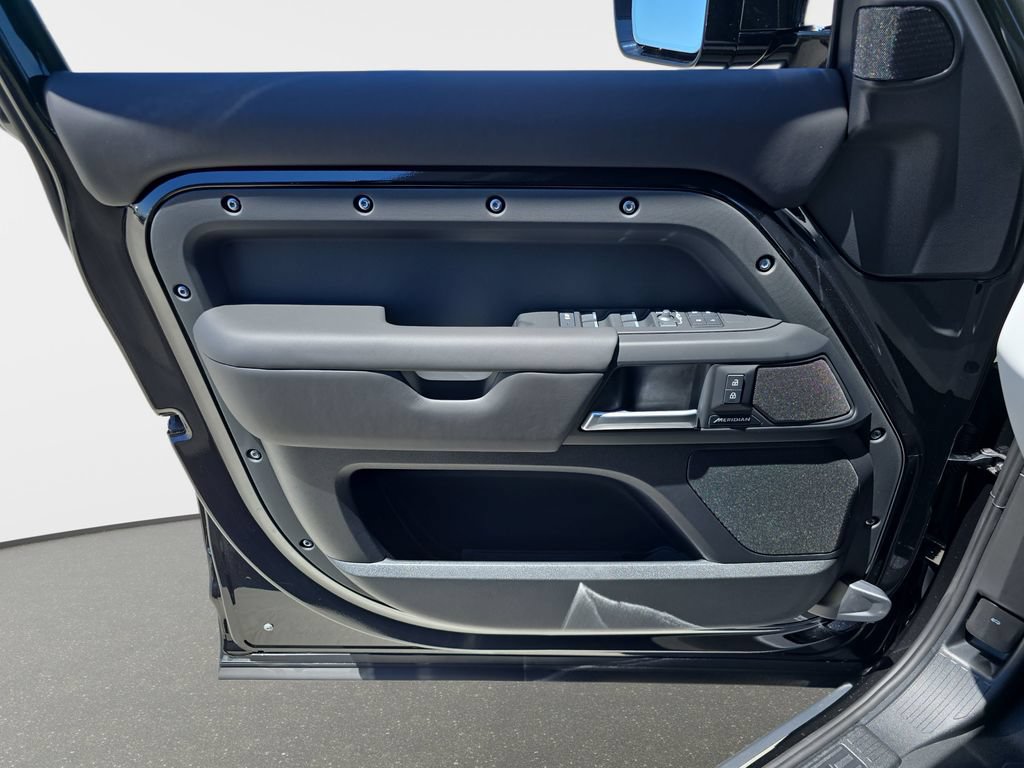 New 2026 Land Rover Defender 110 S AWD/4WD image 27