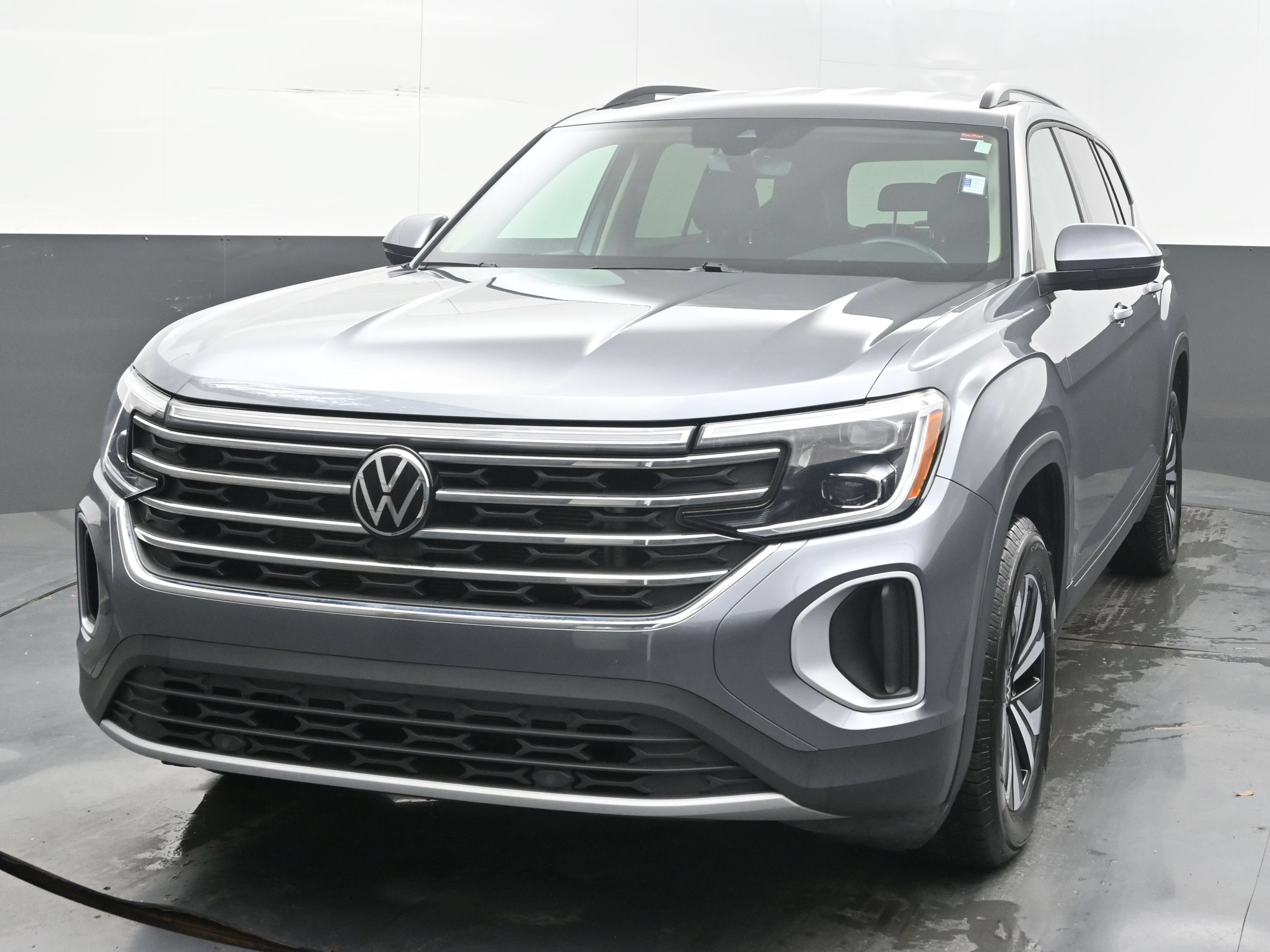Used 2024 Volkswagen Atlas SE FWD image 4
