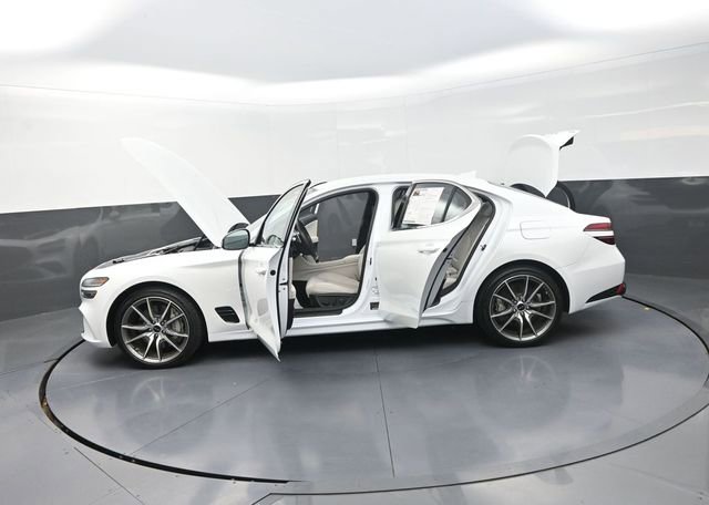 Used 2025 Genesis G70 2.5T RWD image 32