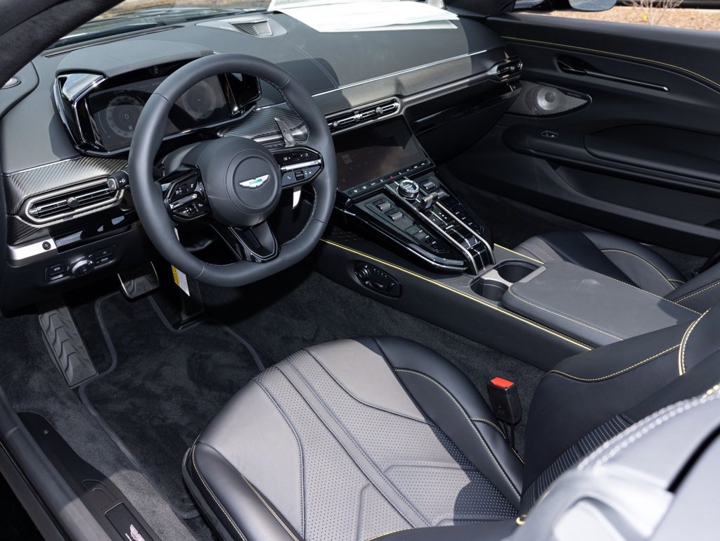 New 2026 Aston Martin V8 Vantage Coupe image 2