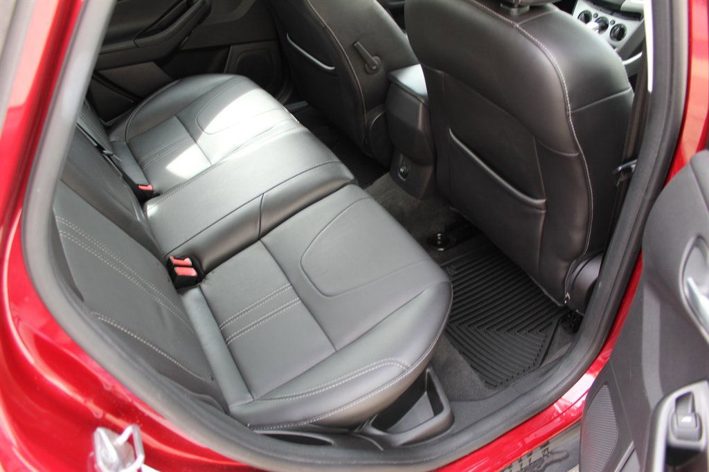 Used 2014 Ford Focus SE w/ Equipment Group 201A FWD image 13