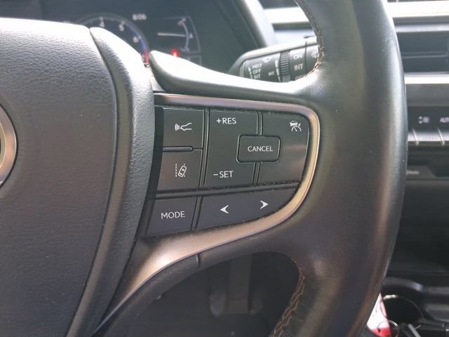 Used 2019 Lexus UX 200 w/ Accessory Package FWD image 18