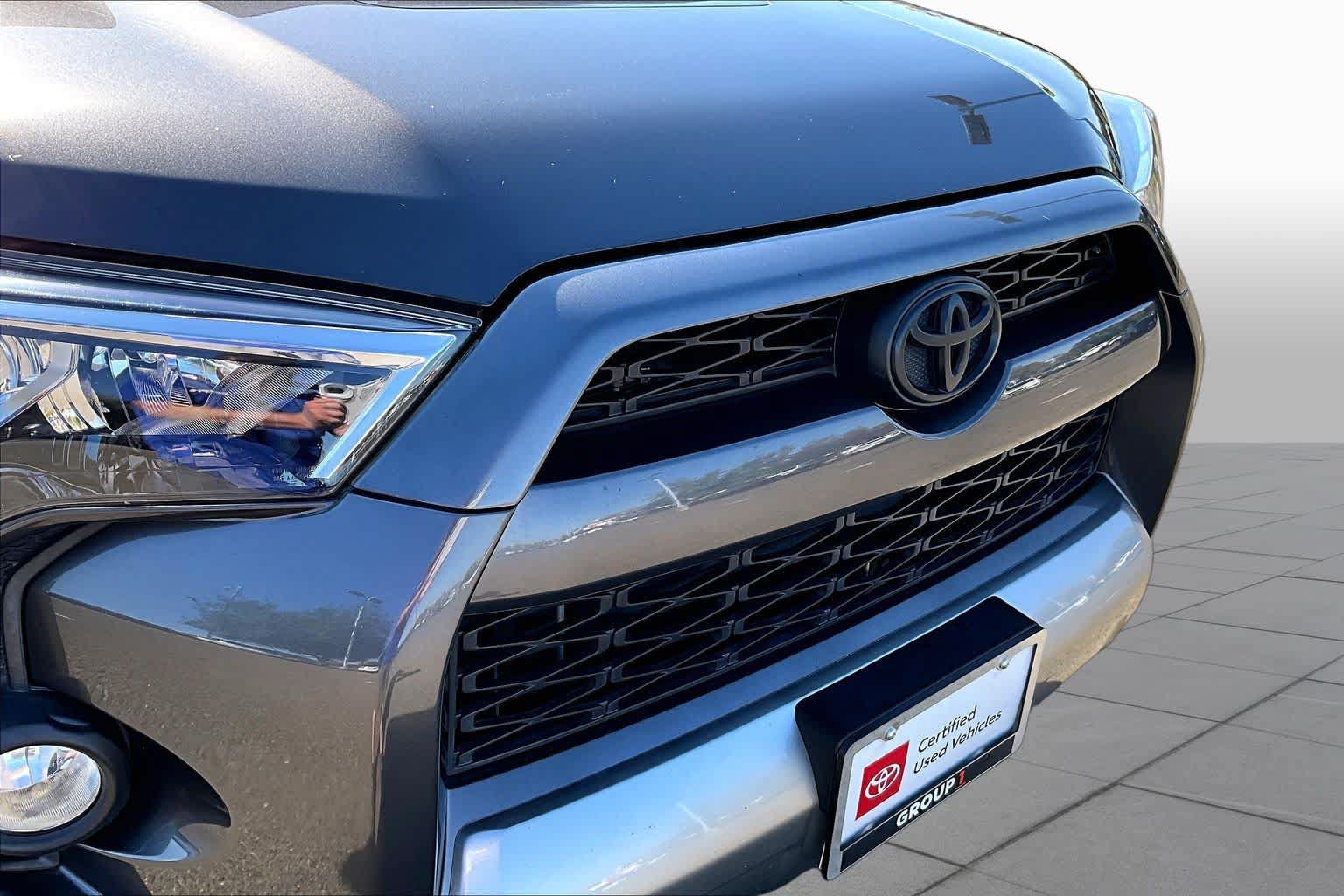 Certified 2018 Toyota 4Runner TRD Off-Road w/ Convenience Package AWD/4WD image 29