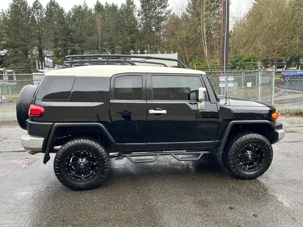 Used 2013 Toyota FJ Cruiser 4WD w/ Convenience Pkg image 5