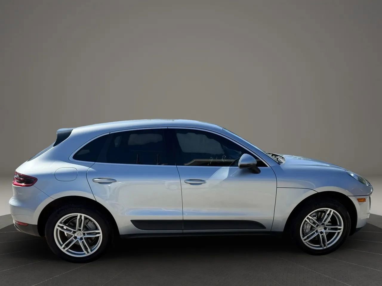 Used 2017 Porsche Macan S AWD/4WD image 6