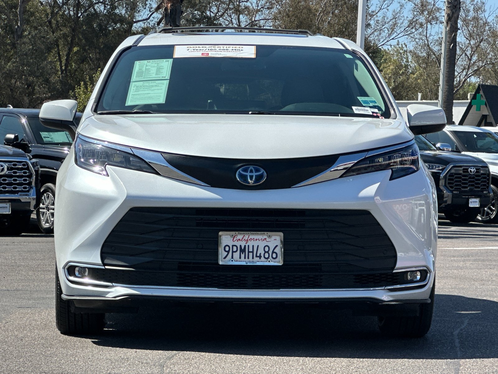 Used 2024 Toyota Sienna XLE w/ XLE Plus Package FWD image 7