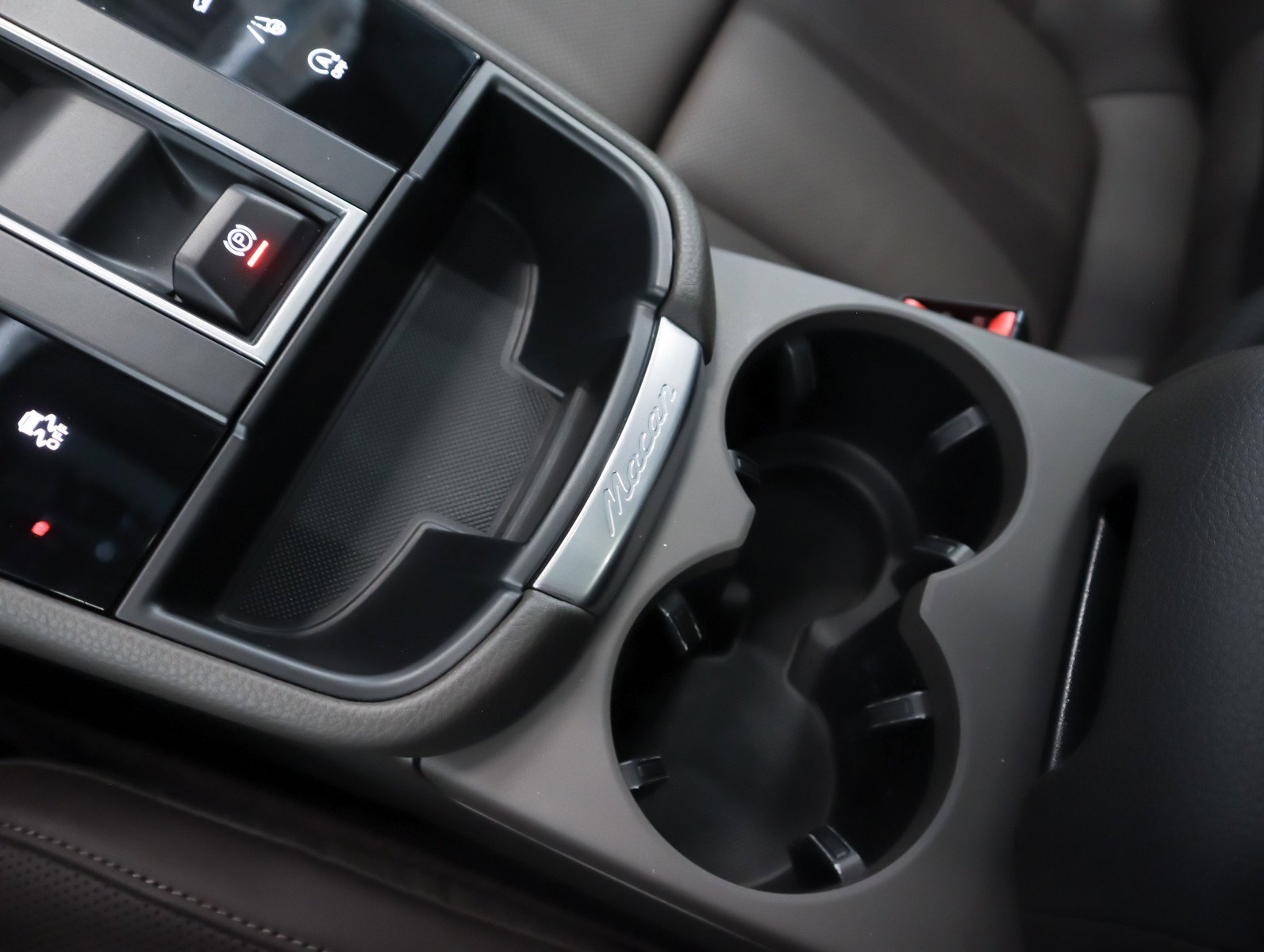 Certified 2025 Porsche Macan image 19