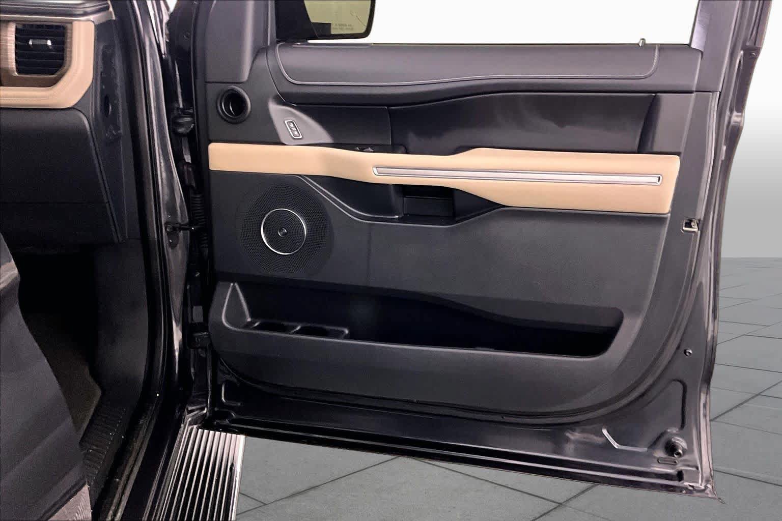 Used 2023 Ford Expedition Max Limited RWD image 21