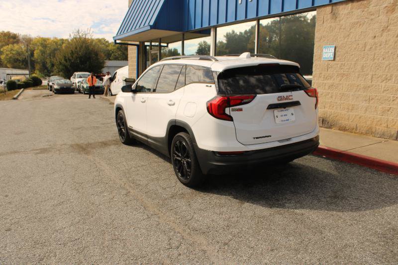 Used 2019 GMC Terrain SLE w/ Driver Convenience Package FWD image 4