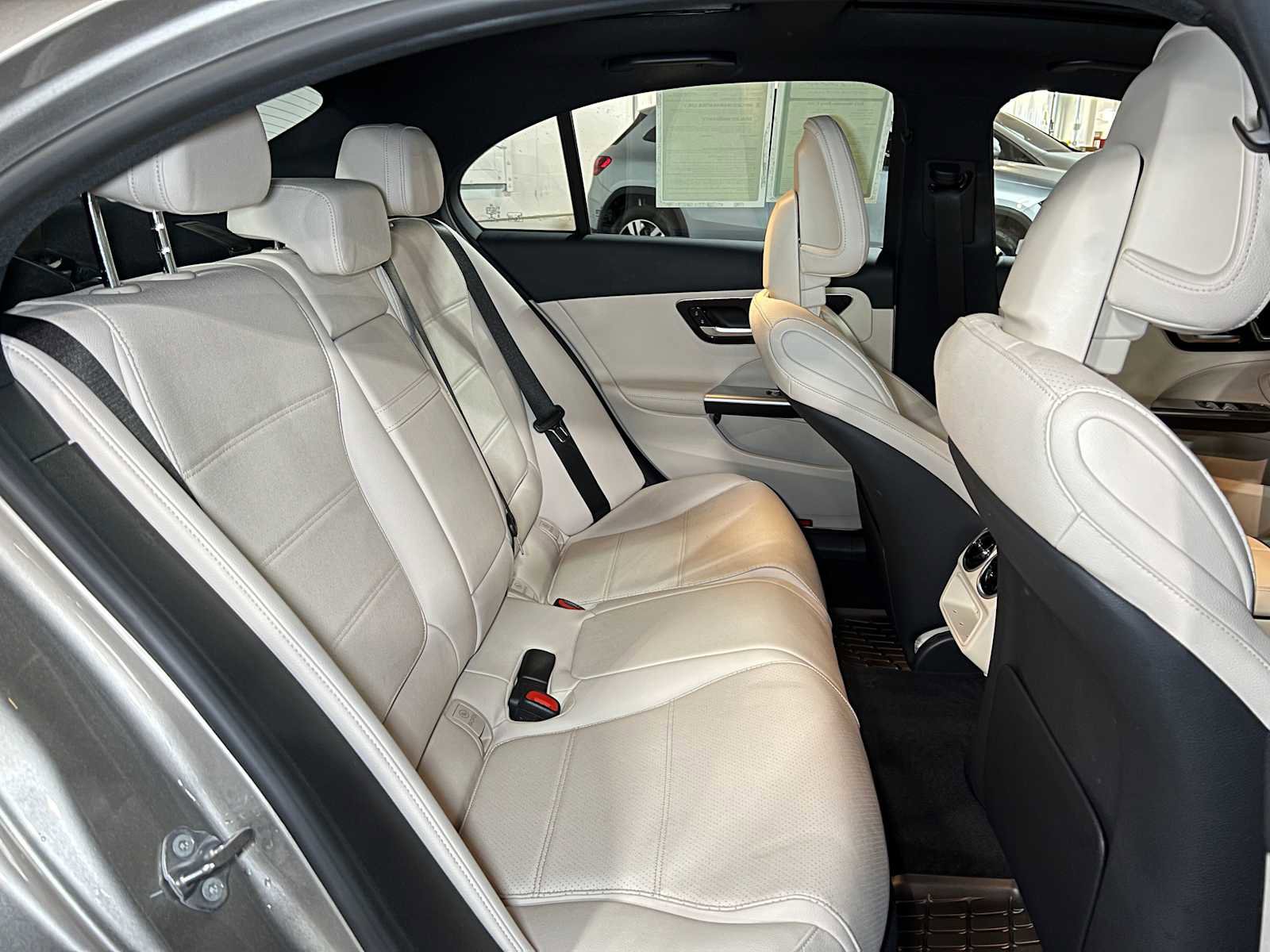 Used 2023 Mercedes-Benz C 300 4MATIC Sedan image 13