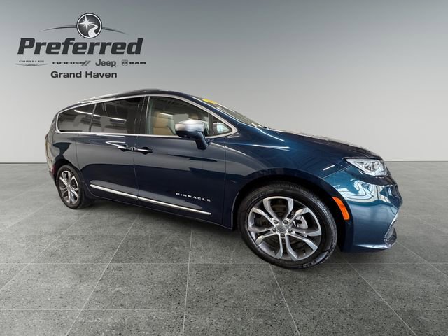 Used 2022 Chrysler Pacifica Pinnacle image 8