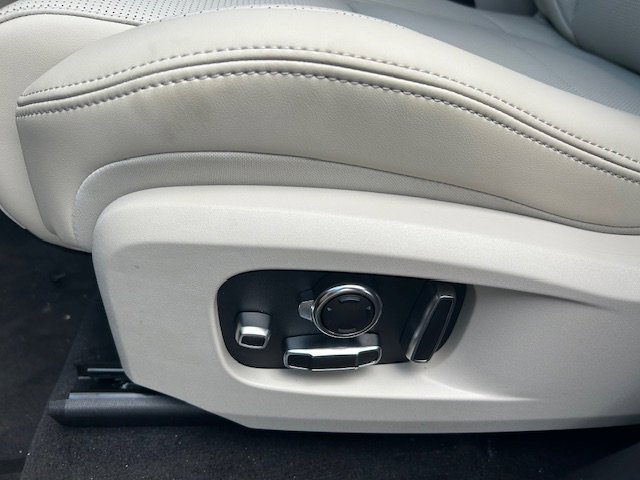 Used 2026 Jaguar F-PACE R-Dynamic S image 17