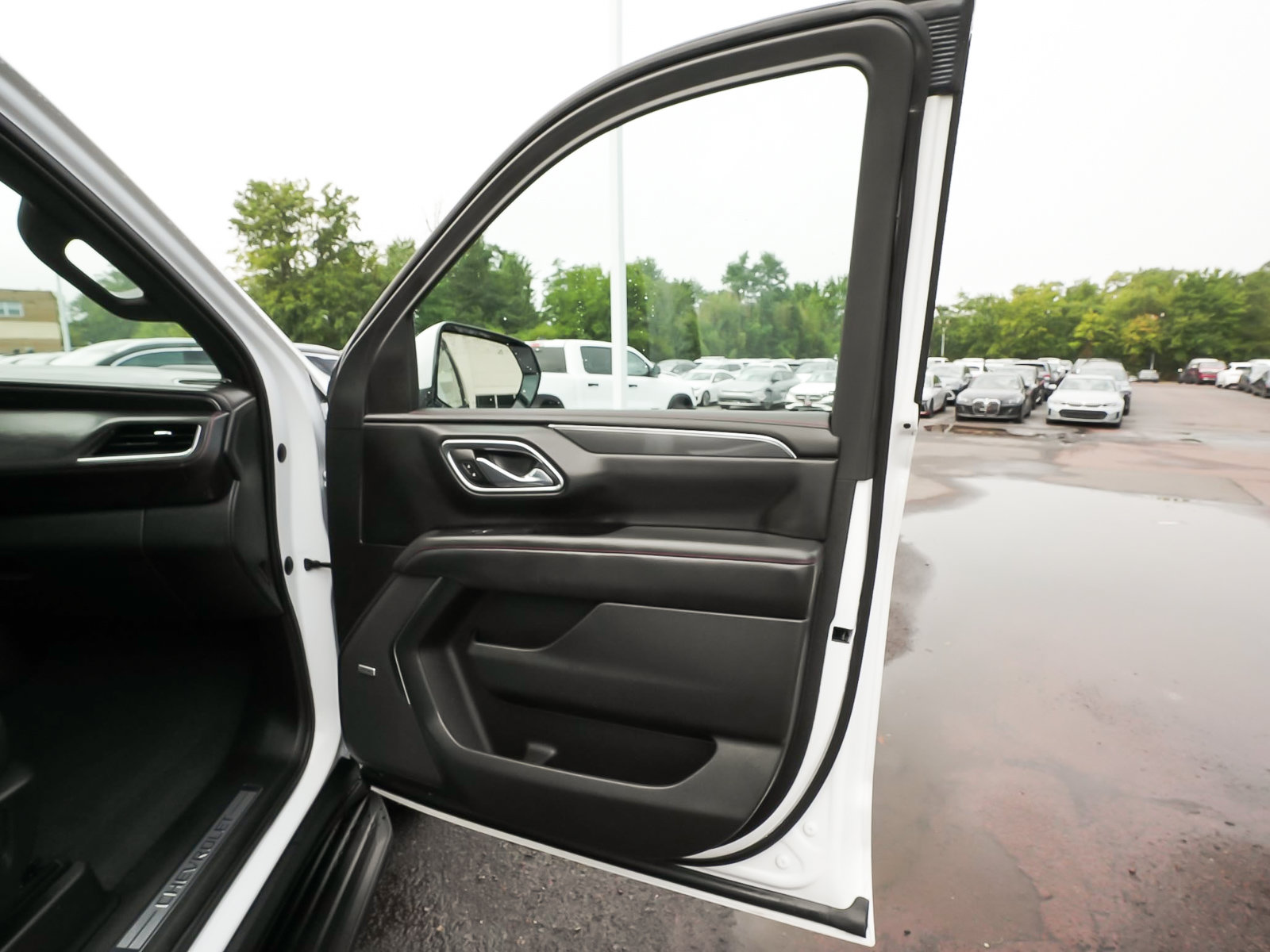 Used 2023 Chevrolet Tahoe RST w/ Luxury Package AWD/4WD image 15