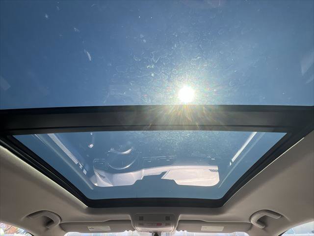 Used 2018 Volkswagen Tiguan SE w/ Panoramic Sunroof Package AWD/4WD image 21