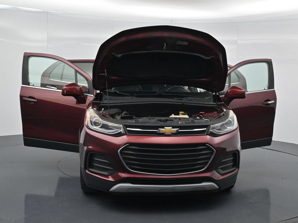 Used 2017 Chevrolet Trax LT w/ LT Convenience Package FWD image 36
