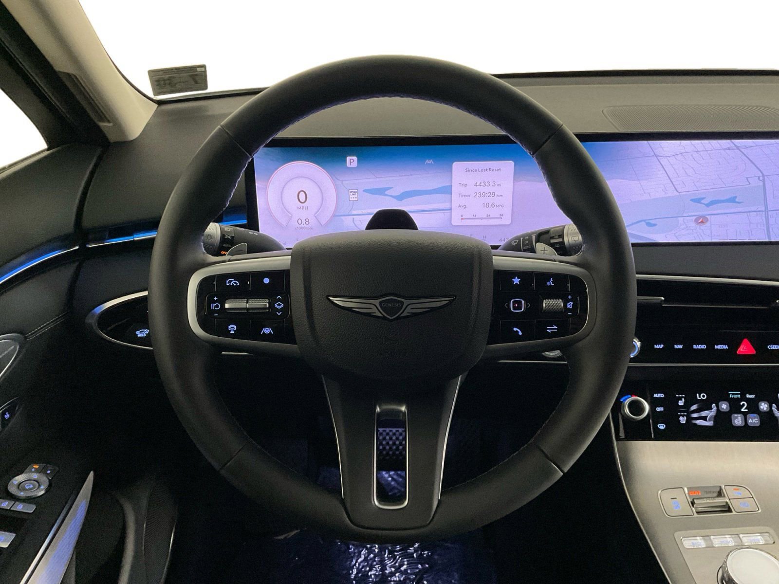 Used 2026 Genesis GV70 2.5T Advanced image 18