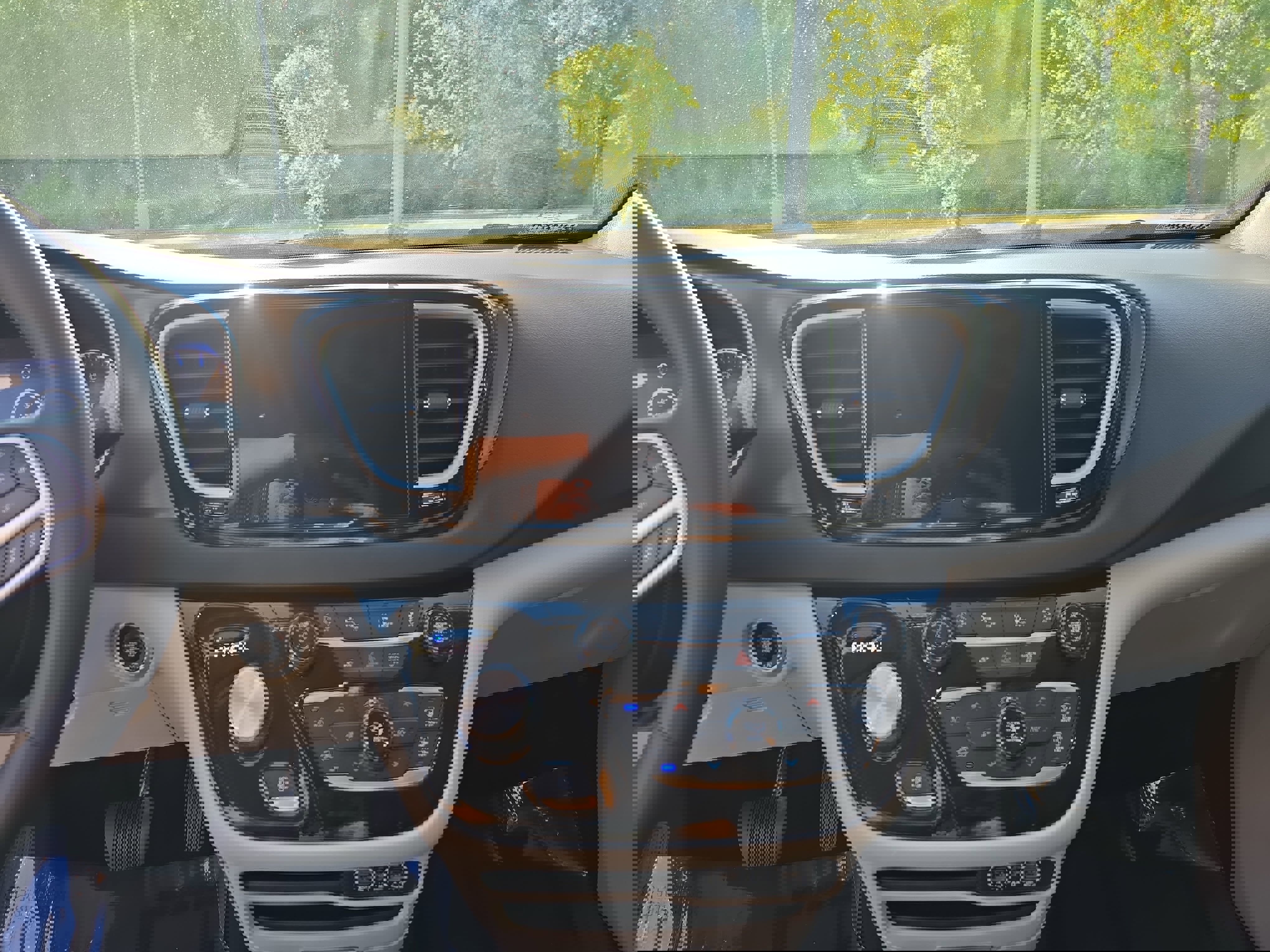 Used 2024 Chrysler Pacifica Touring-L image 22