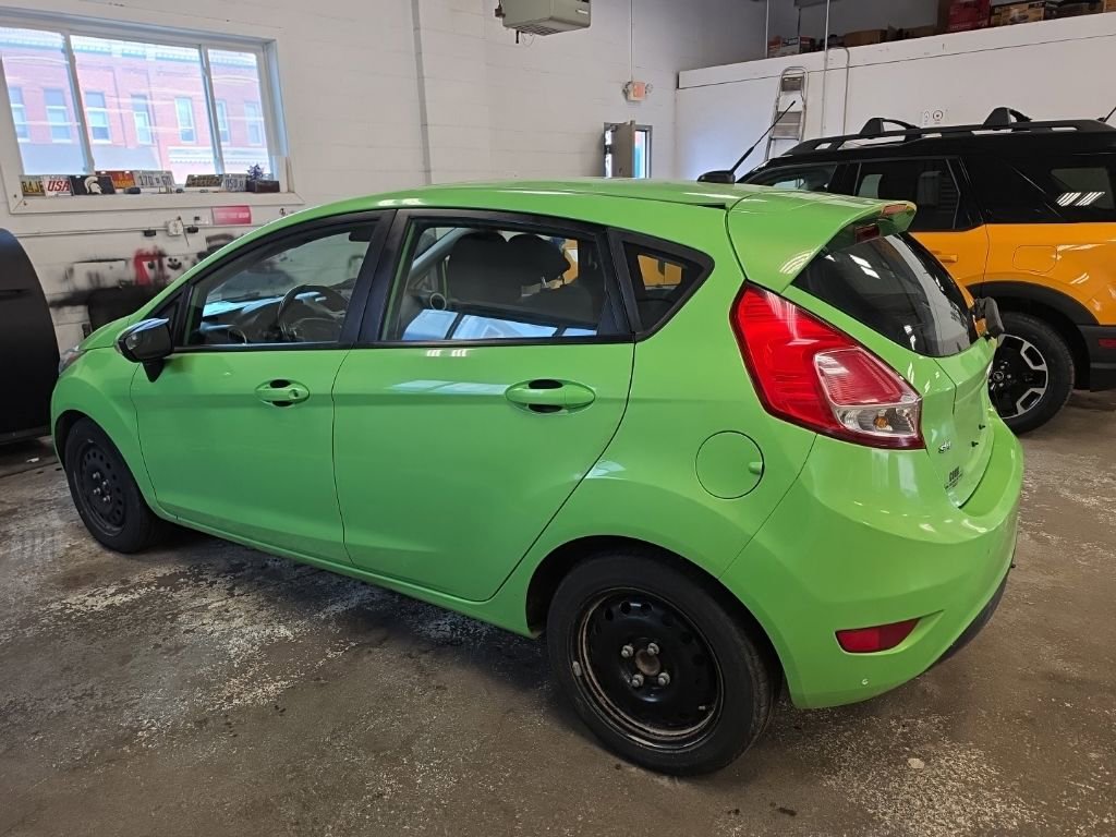 Used 2014 Ford Fiesta SE w/ Comfort Package FWD image 3