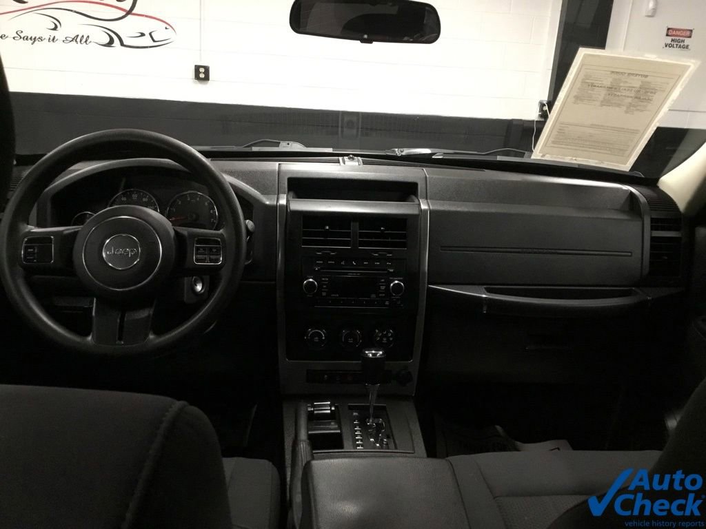 Used 2011 Jeep Liberty Sport image 23