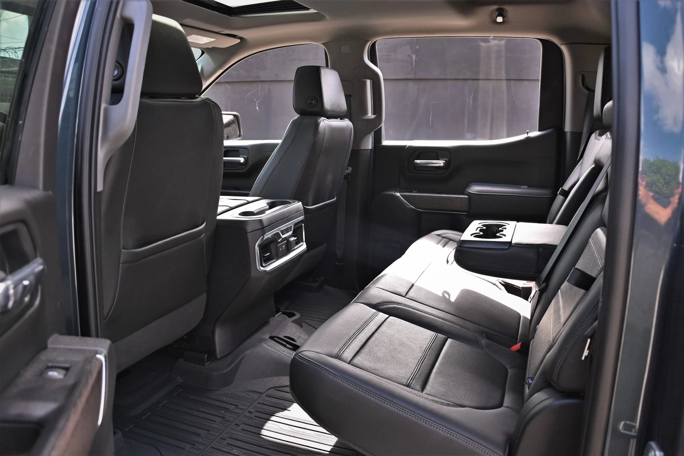 Used 2020 GMC Sierra 1500 Denali w/ Denali Ultimate Package AWD/4WD image 17