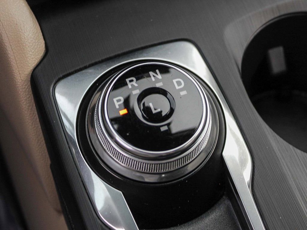 Used 2020 Ford Escape Titanium image 18