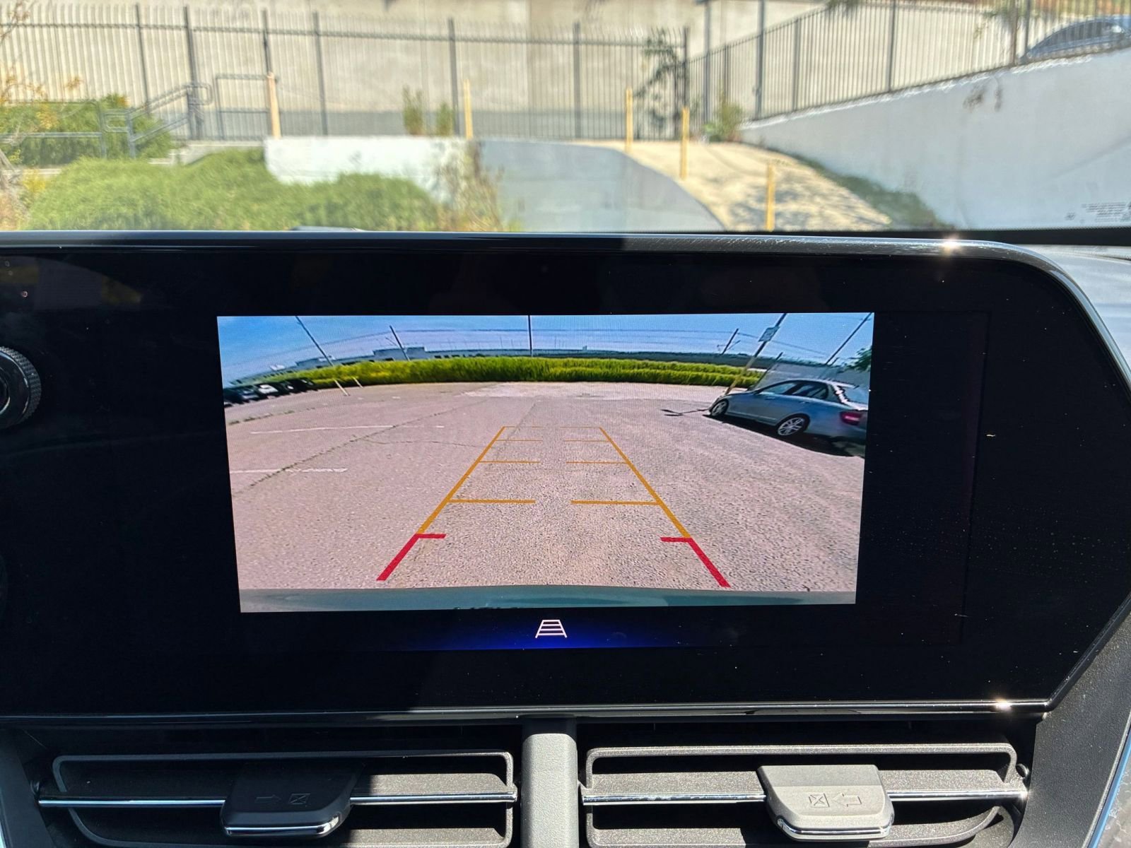 Used 2025 Chevrolet Trax LT image 22