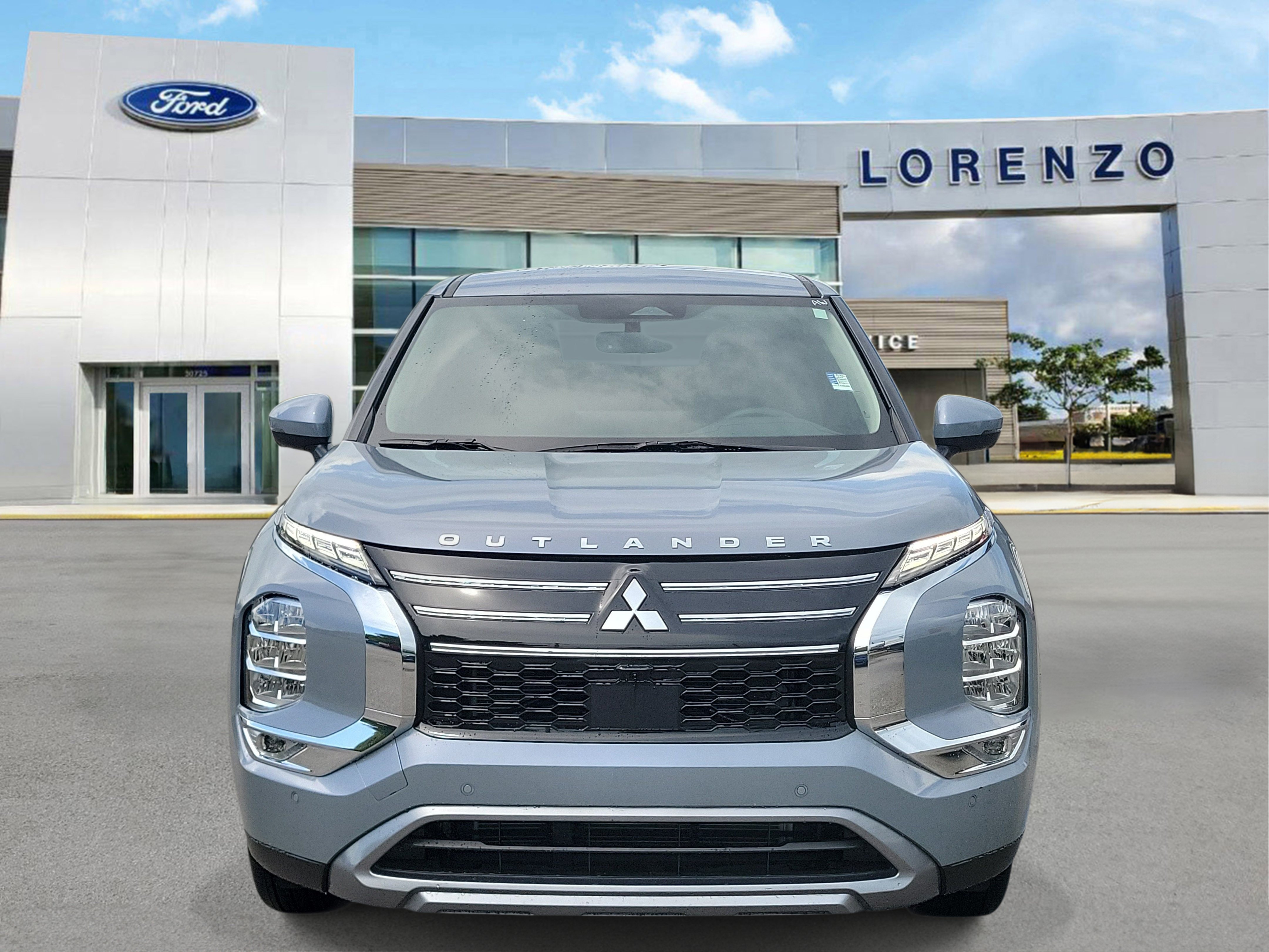 Used 2025 Mitsubishi Outlander SE FWD image 2