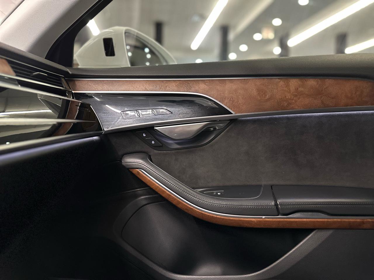 Used 2019 Audi A8 L 3.0T w/ Executive Package image 24