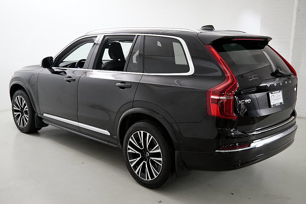 Certified 2024 Volvo XC90 T8 Plus AWD/4WD image 7