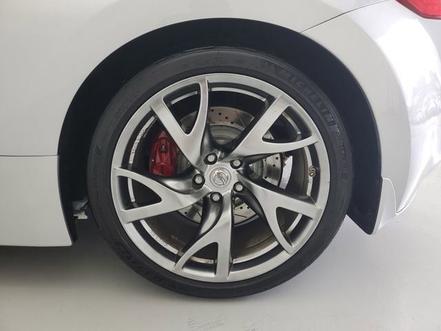 Used 2016 Nissan 370Z w/ Sport Package image 11