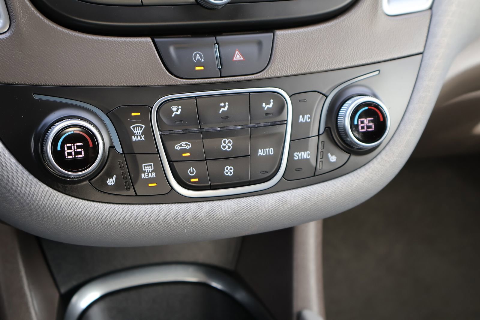 Used 2025 Chevrolet Malibu LT image 27