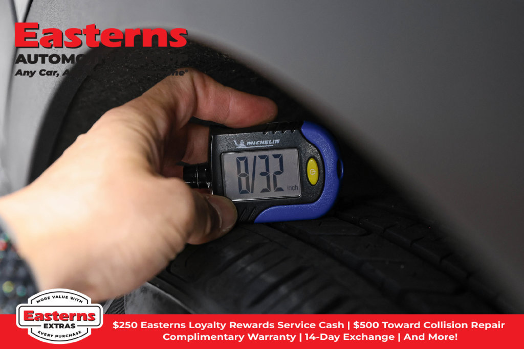Used 2025 Chevrolet Blazer LT FWD image 28
