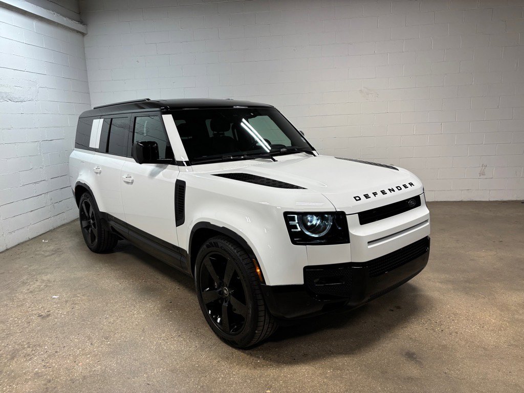 New 2025 Land Rover Defender 130 V8 AWD/4WD image 4