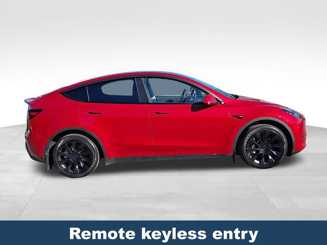 Used 2022 Tesla Model Y Long Range image 9