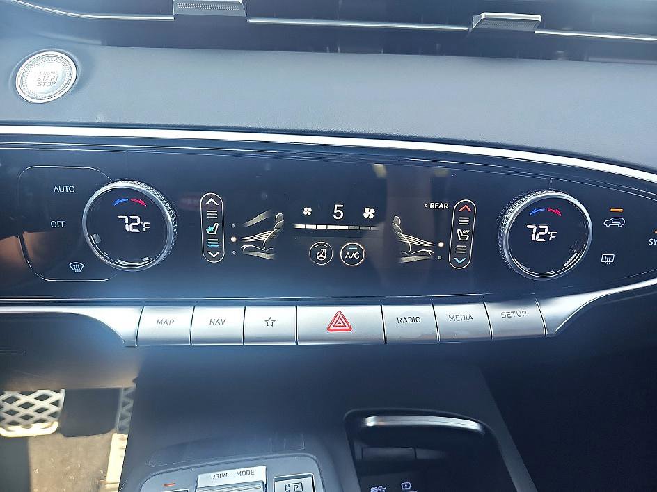 Used 2025 Genesis GV70 3.5T Sport w/ Sport Advanced Package image 29