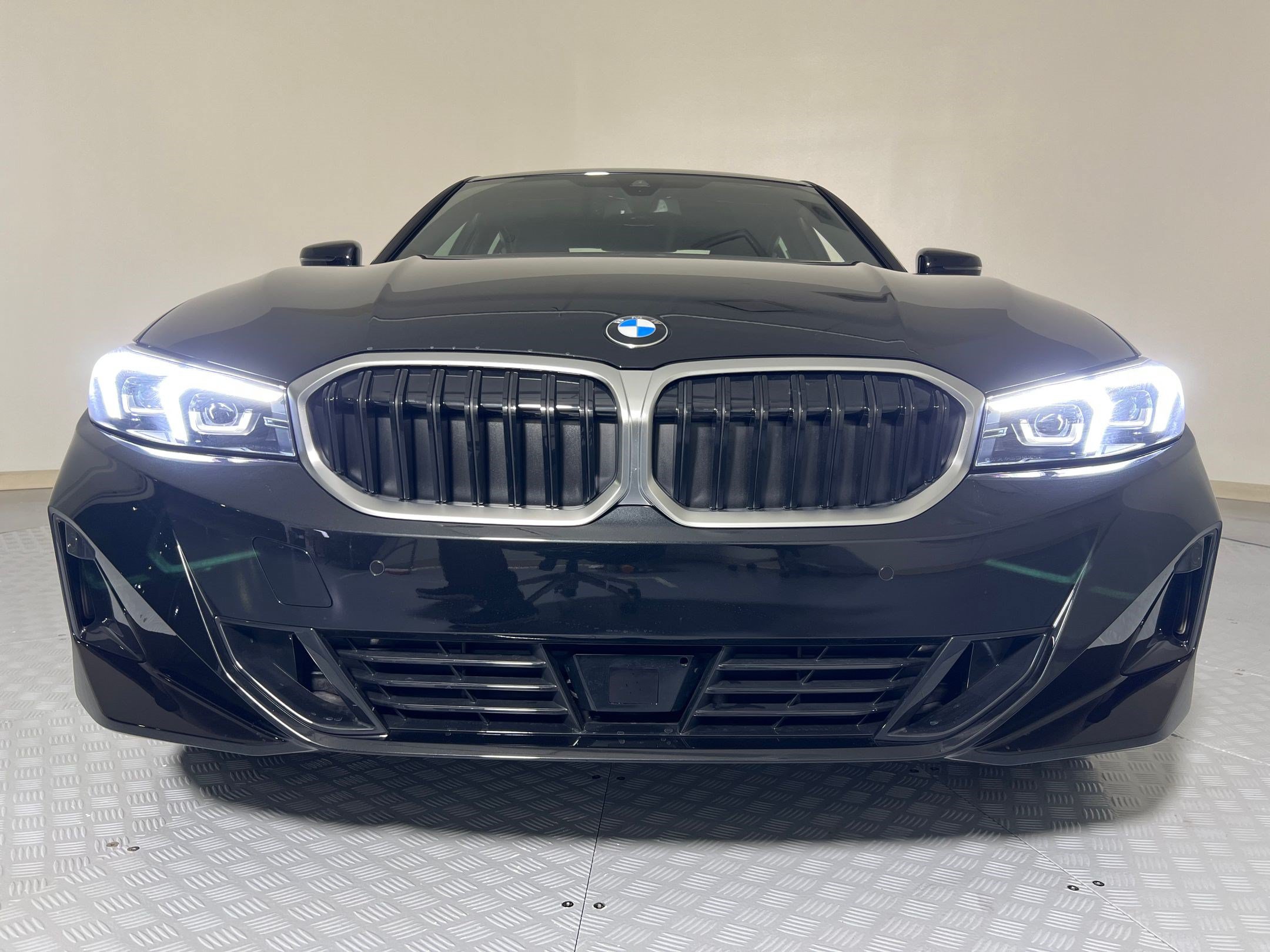 Used 2026 BMW 330i xDrive Sedan w/ Convenience Package AWD/4WD image 5