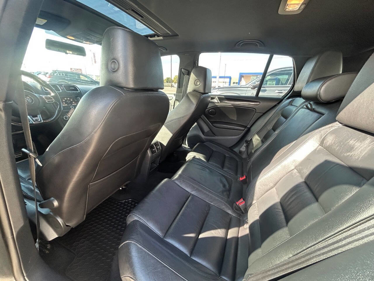 Used 2011 Volkswagen GTI 4-Door image 8