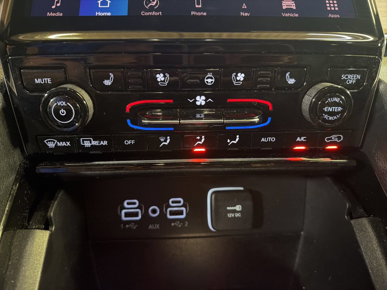 Used 2025 Jeep Grand Cherokee Summit AWD/4WD image 25