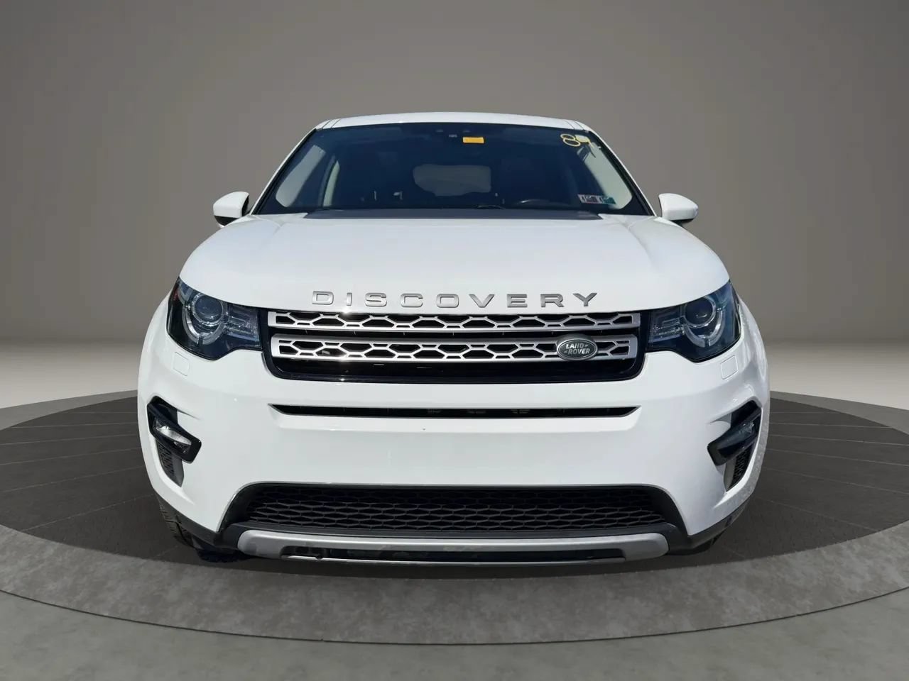 Used 2018 Land Rover Discovery Sport HSE AWD/4WD image 2