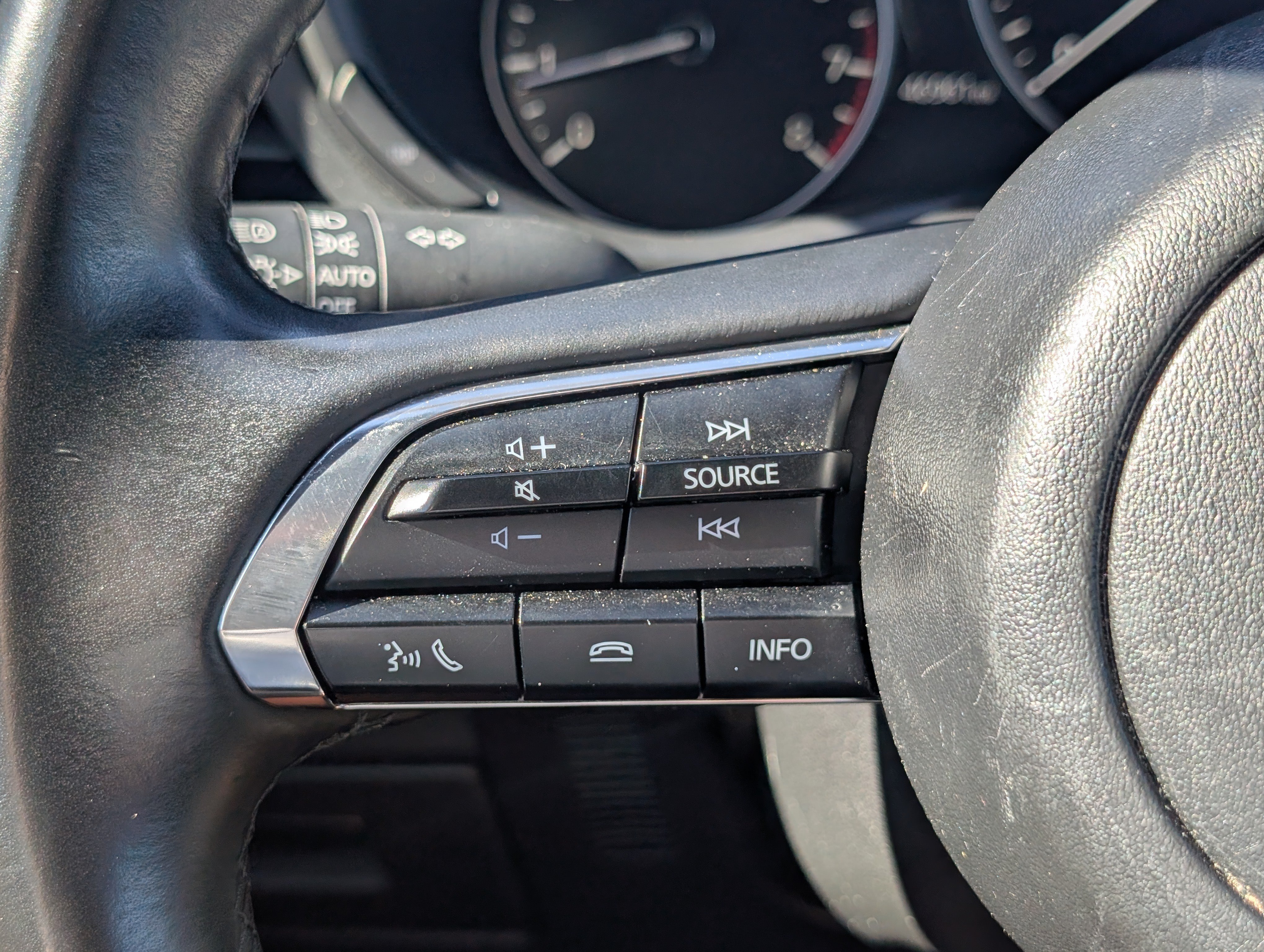 Used 2024 MAZDA MAZDA3 s FWD image 19