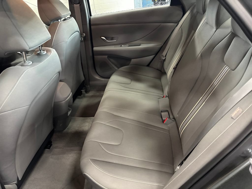 Used 2024 Hyundai Elantra SEL FWD image 15