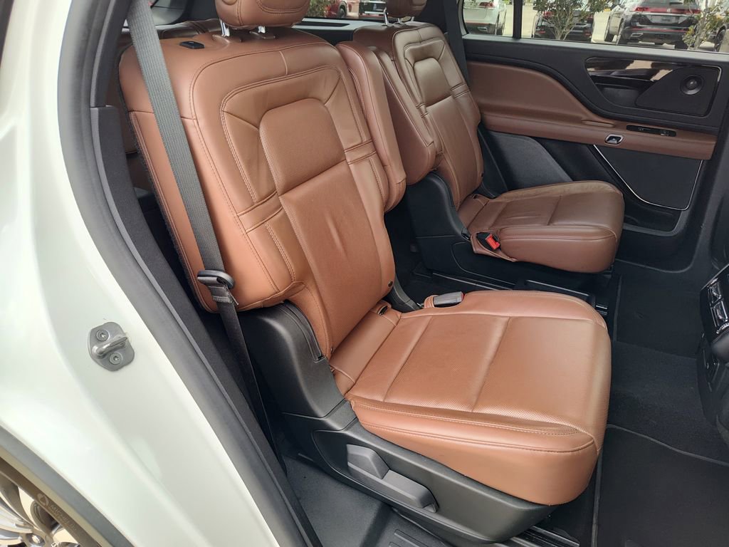 Used 2020 Lincoln Aviator Reserve AWD/4WD image 32