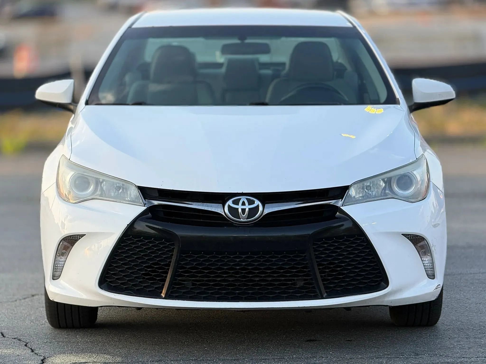 Used 2016 Toyota Camry SE image 5