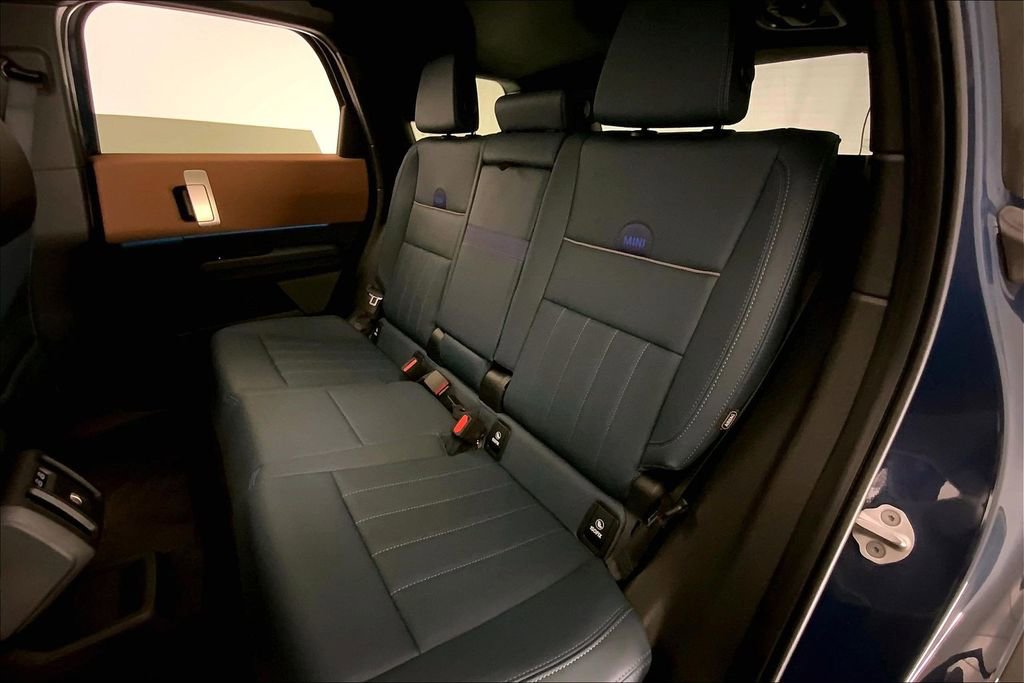 Certified 2025 MINI Cooper Countryman SE w/ Comfort Package Max image 14