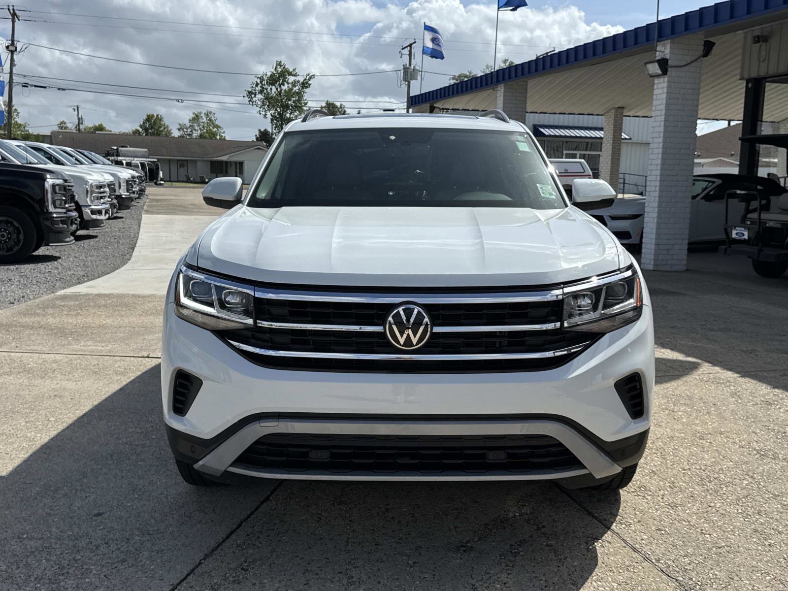 Used 2022 Volkswagen Atlas SE image 2