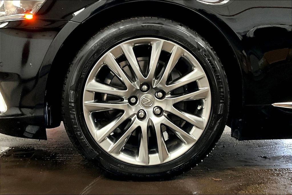 Used 2016 Lexus LS 460 w/ Comfort Package image 35