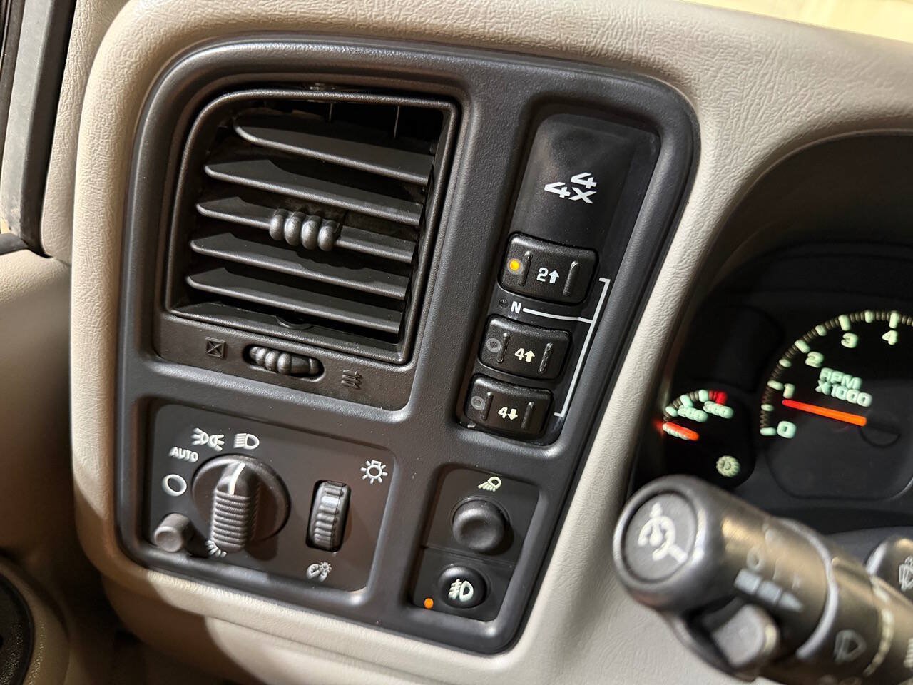 Used 2006 GMC Sierra 2500 SLT w/ Heavy-Duty Power Package AWD/4WD image 17