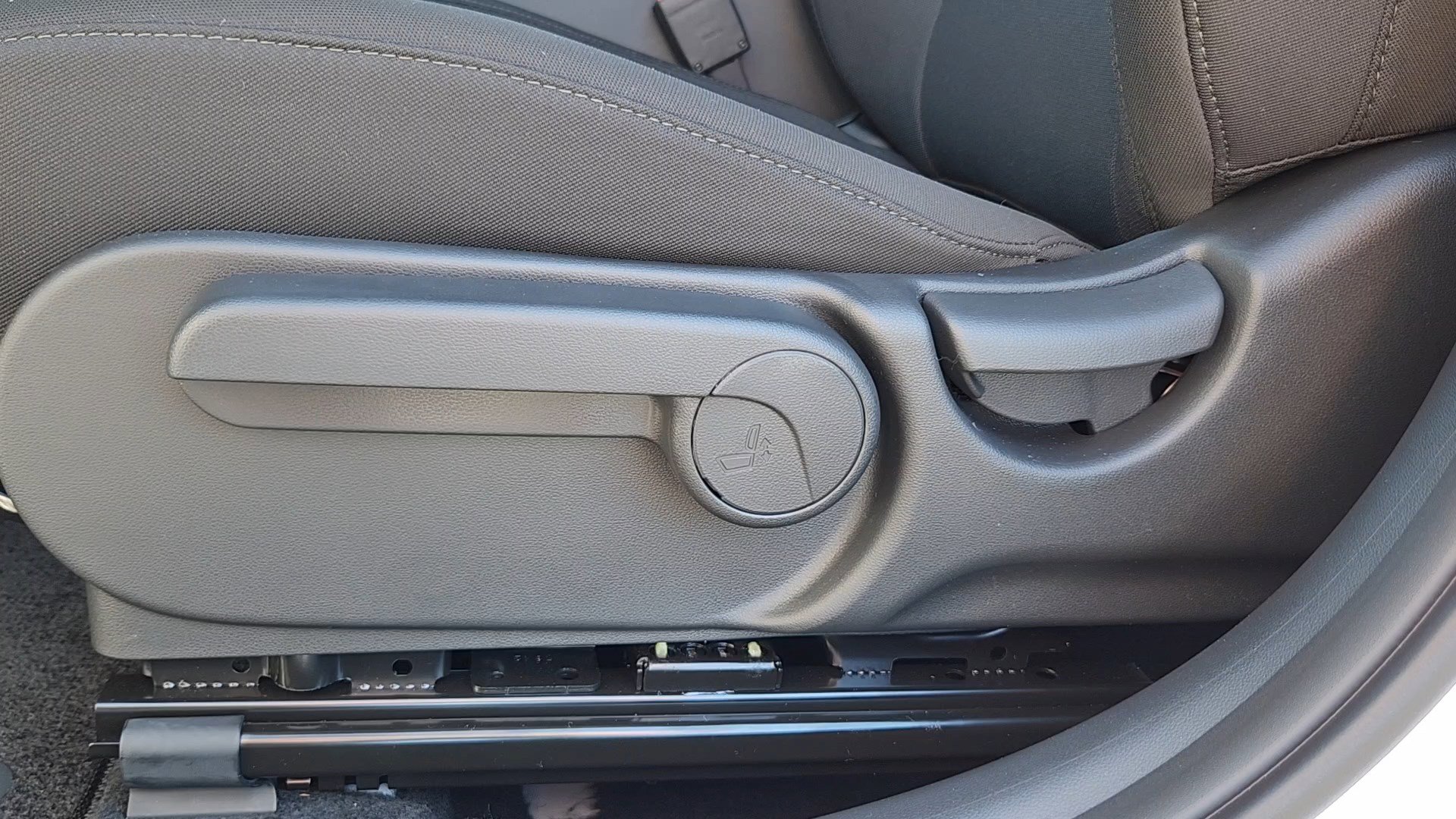 New 2026 Hyundai Kona SEL Sport image 6